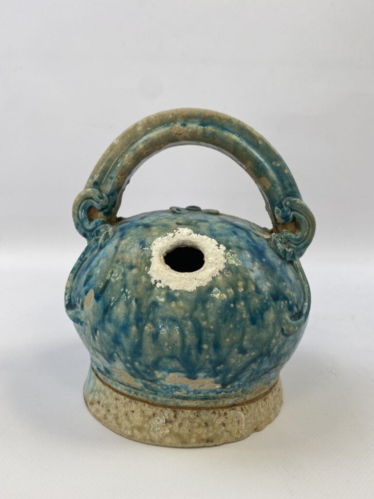 POT A CHAUX EN GRES EMAILLE TURQUOISE - Vietnam, Dynastie des Nguyen, Epoque XI…