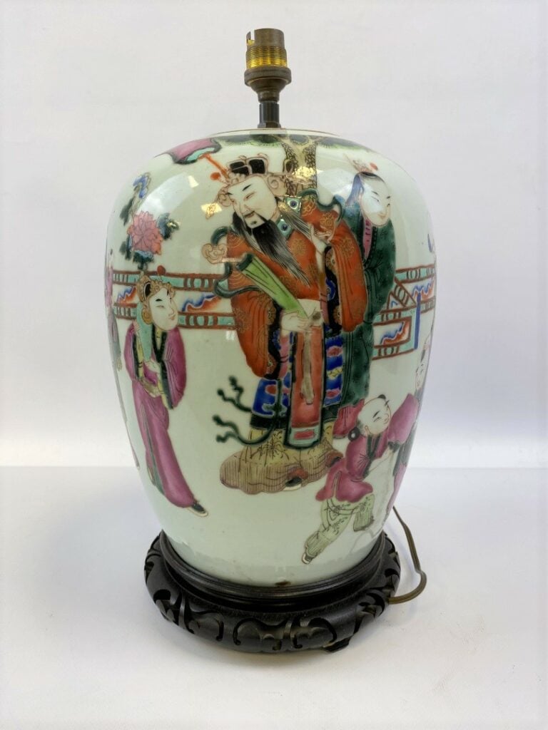 POT A GINGEMBRE EN PORCELAINE DANS LE GOUT DE LA FAMILLE ROSE - Chine - A décor…