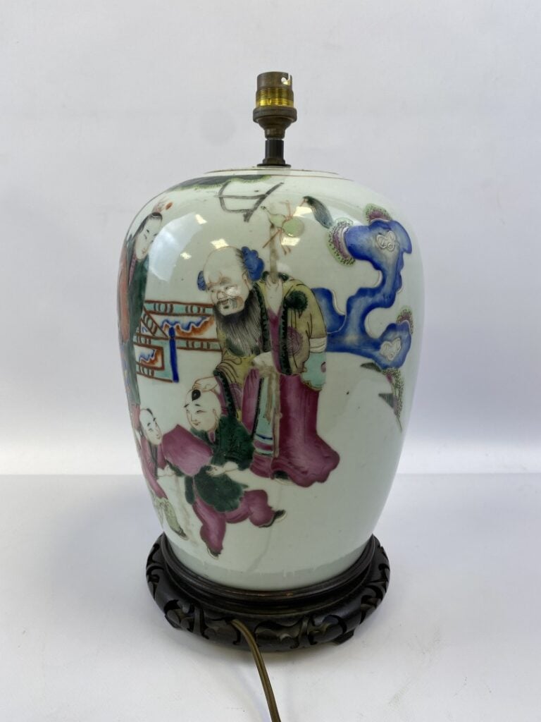 POT A GINGEMBRE EN PORCELAINE DANS LE GOUT DE LA FAMILLE ROSE - Chine - A décor…