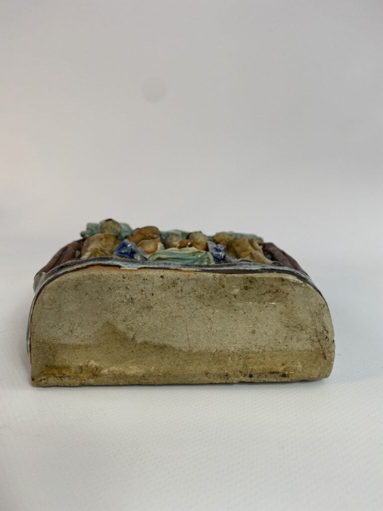 POT A PINCEAUX RECTANGULAIRE EN GRES EMAILLE POLYCHROME, SHIWAN - Chine - Décor…