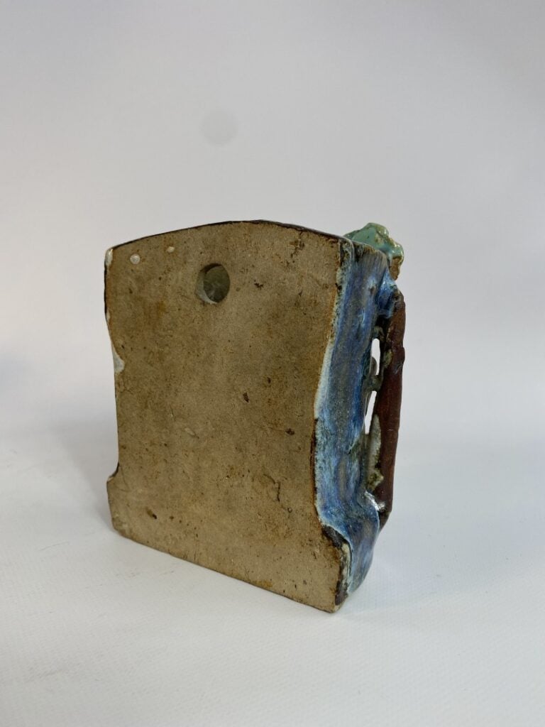 POT A PINCEAUX RECTANGULAIRE EN GRES EMAILLE POLYCHROME, SHIWAN - Chine - Décor…