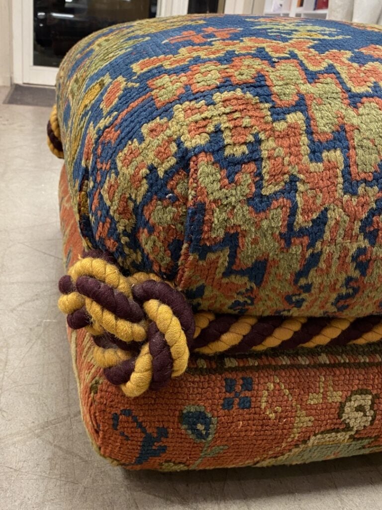 Pouf ottoman en tissu - 50 x 87 x 137 - (en l'état)