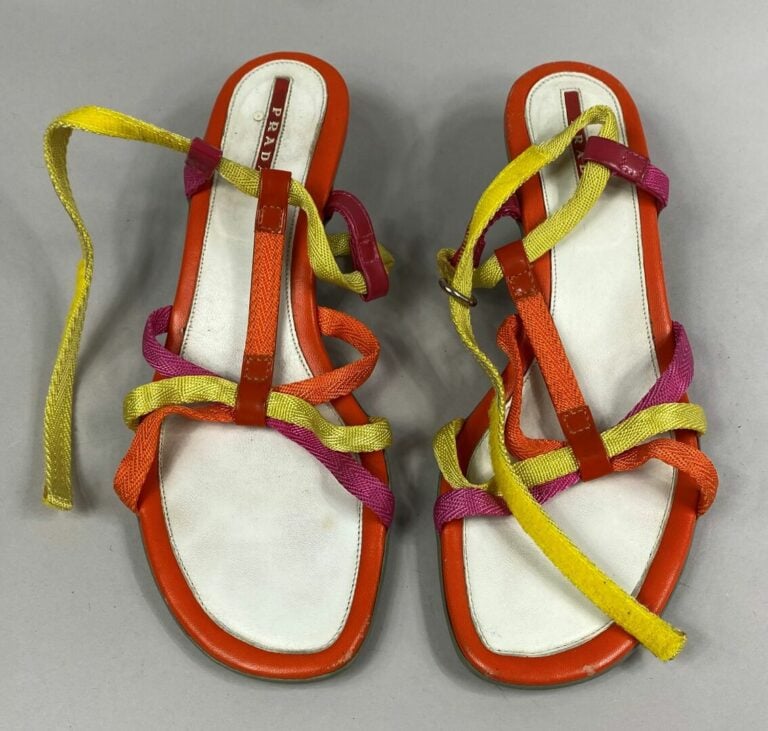 PRADA - Paire de sandales en cuir orange à brides colorées - Pointure 39 - H. t…