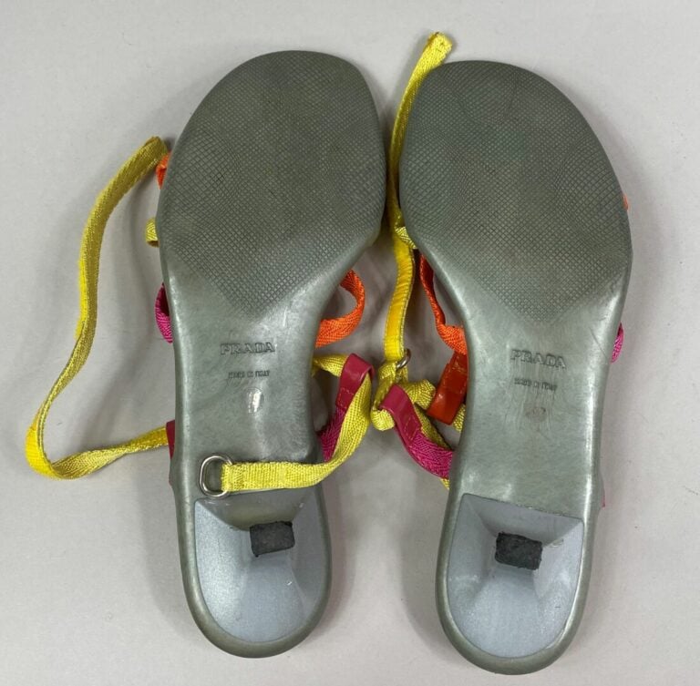 PRADA - Paire de sandales en cuir orange à brides colorées - Pointure 39 - H. t…