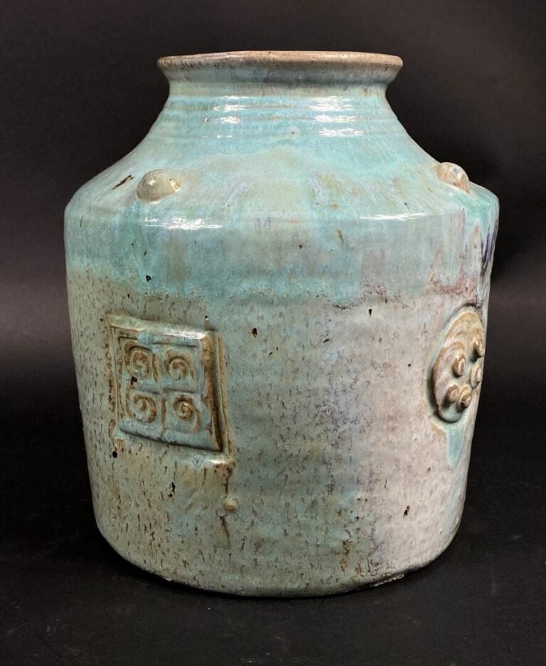 PRIMAVERA - Vase en céramique émaillée bleue et beige à décor de cabochons et d…