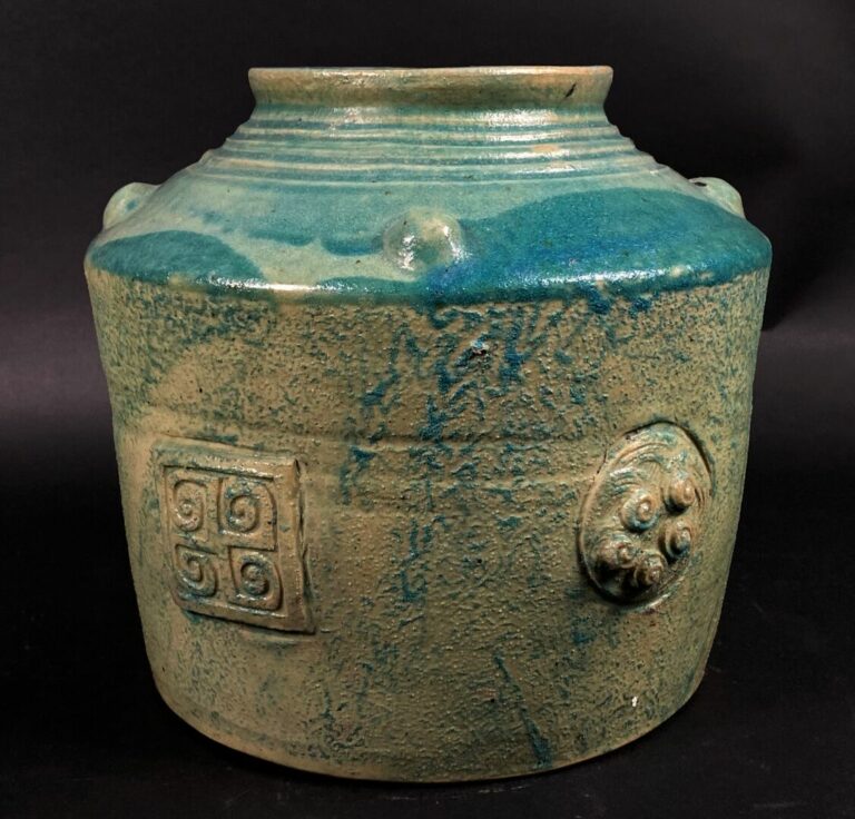 PRIMAVERA - Vase en céramique émaillée bleue et beige à décor de cabochons et d…