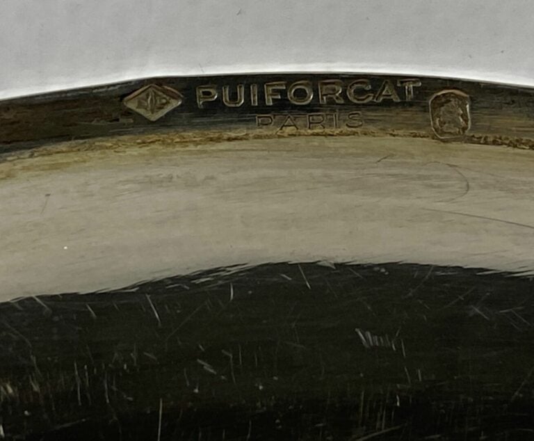 PUIFORCAT - Plat en argent (925) à bord contourné - Poids : 1180 g