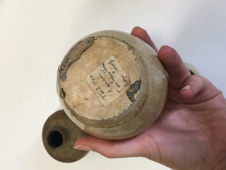 [-] QUATRE PETITS POTS EN GRES - Vietnam - Tous ovoides mais de taille différen…
