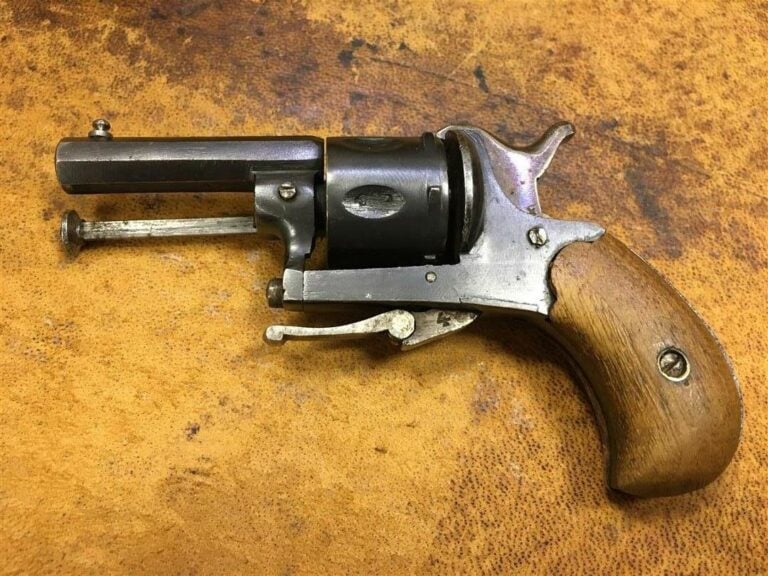 Revolver de voyage type Lefaucheux, fabrication allemande, XIXème siècle.