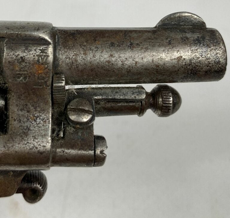 Revolver dit de cycliste, barillet à cinq coups, poignée en ébène quadrillé - (…