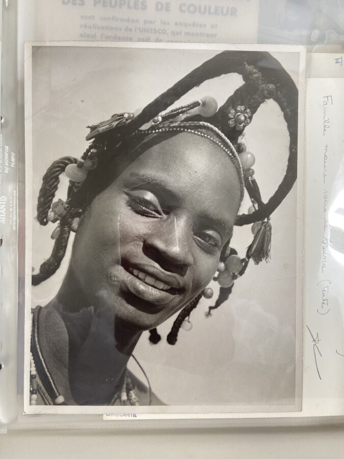 RIM 9 - MAURITANIE Classeur : Ensemble de photographies après 1940: Portraits,…
