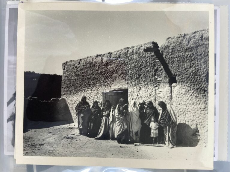 RIM 9 - MAURITANIE Classeur : Ensemble de photographies après 1940: Portraits,…