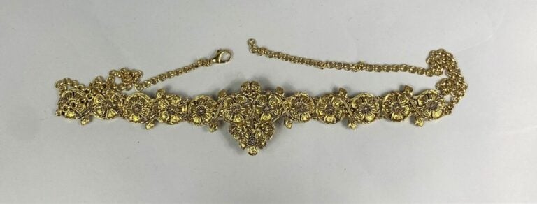 Roberto CAVALLI - Ceinture en métal doré formée de maillons articulés à motifs…