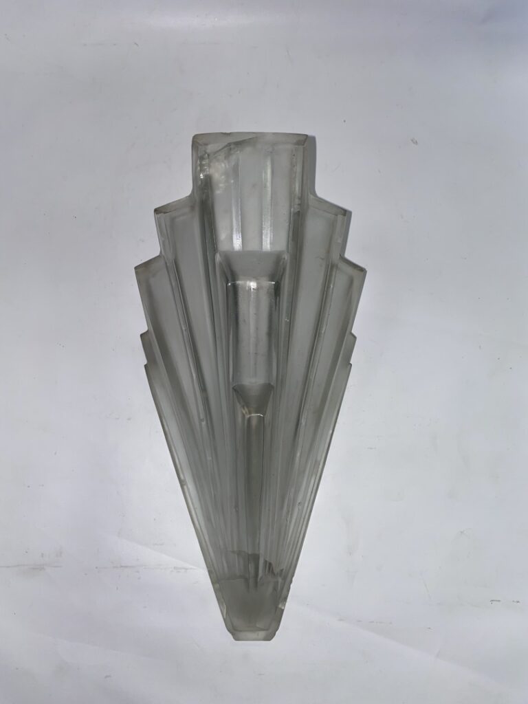 SABINO - Important plafonnier en métal et verre dont appliques à architecture r…
