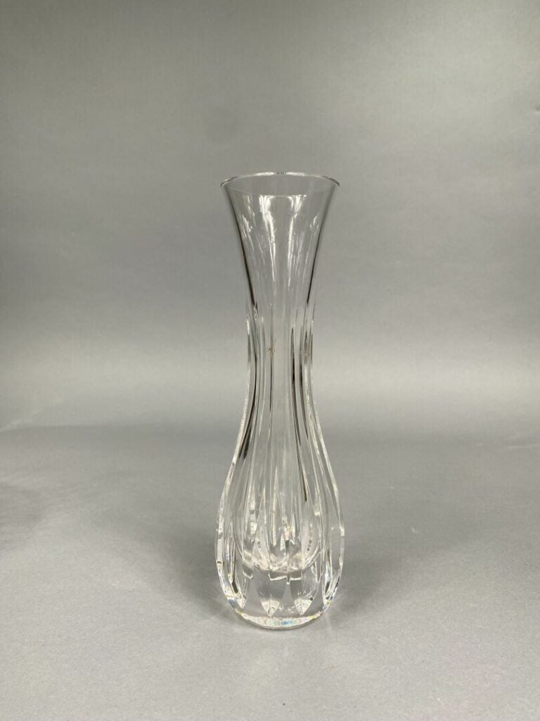 SAINT LOUIS - Vase soliflore en cristal taillé et coupe évasée - Marque sous la…