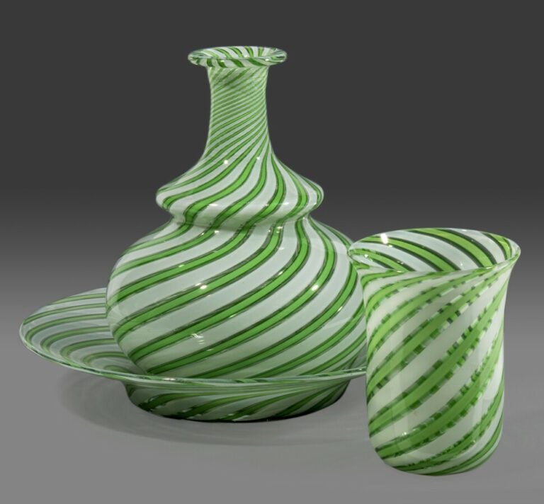 Saint-Mandé.Verre d'eau à l'anglaise comprenant une carafe, son verre couvrant…