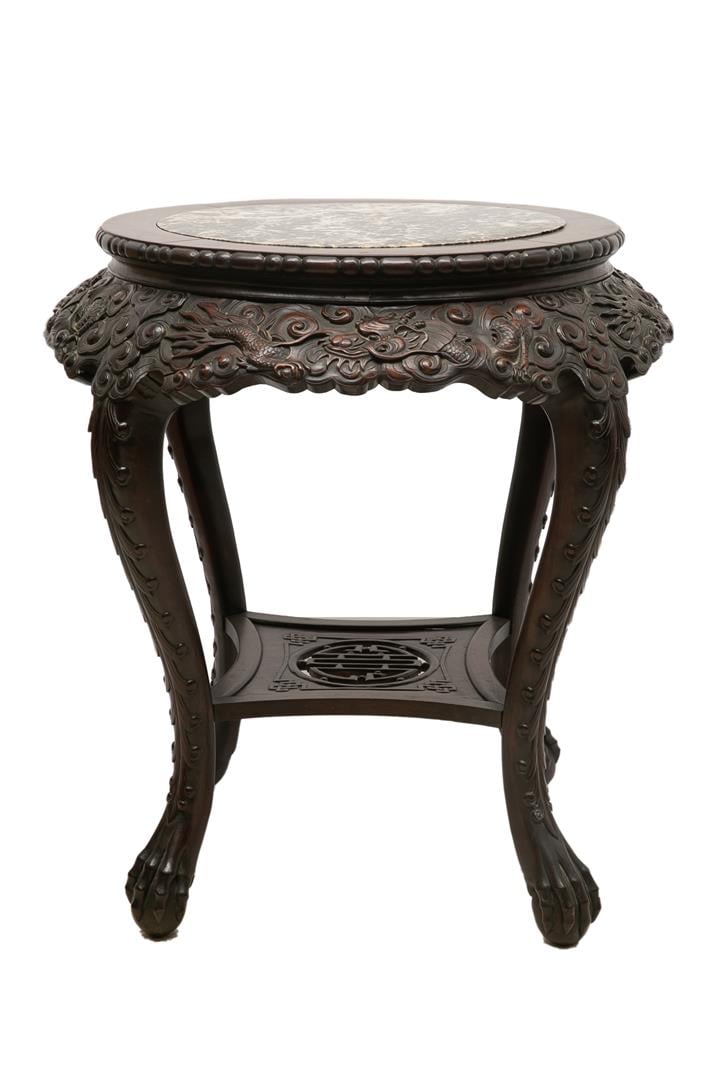 SALON EN BOIS INDIGENE - Vietnam / Indochine, XXe siècle - En bois indigène à r…