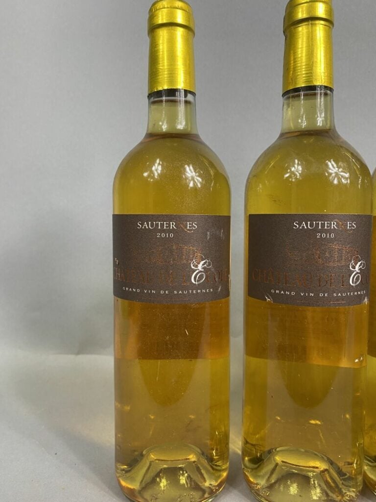Sauternes, Château de l'Ecole - Lot de quatre bouteilles, 2010 - On joint une b…