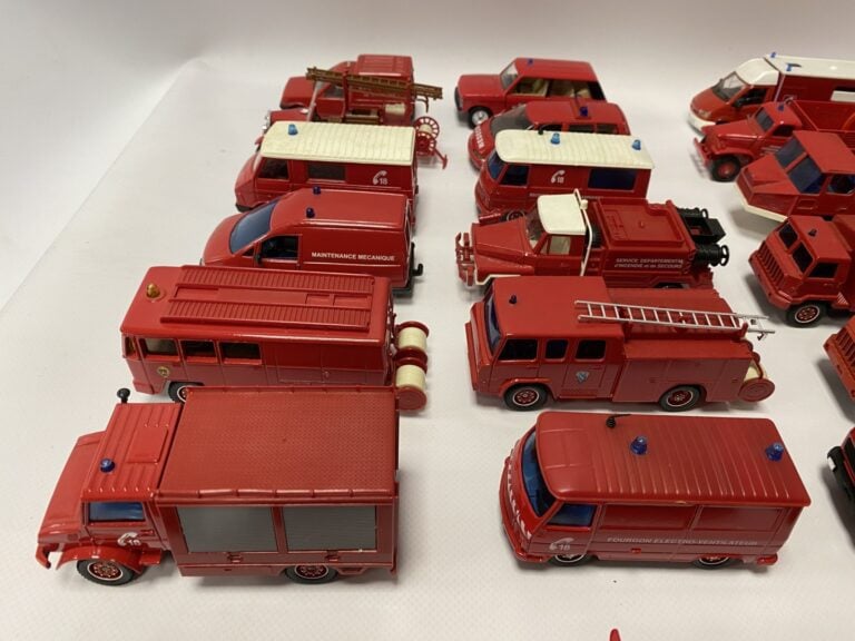 SOLIDO. - Collection de quarante-neuf véhicules de pompiers, pays divers, un hé…