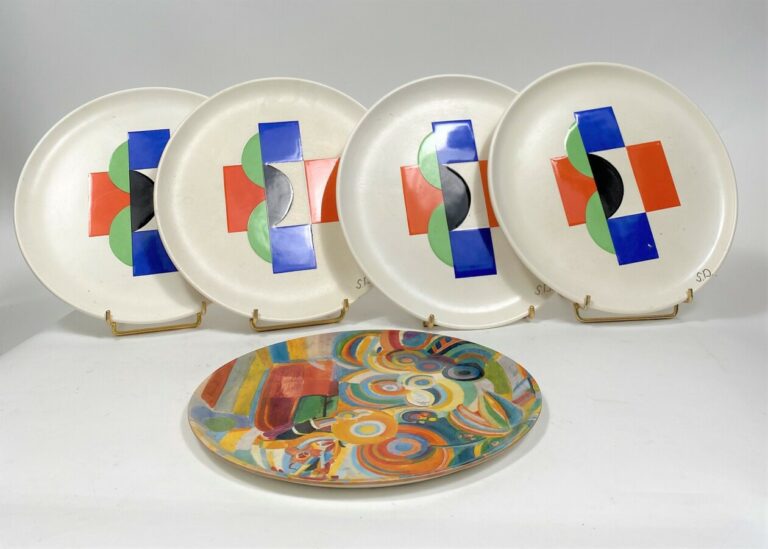 Sonia DELAUNAY (1885-1979) - Assiettes - Suite de 4 assiettes circulaires en cé…