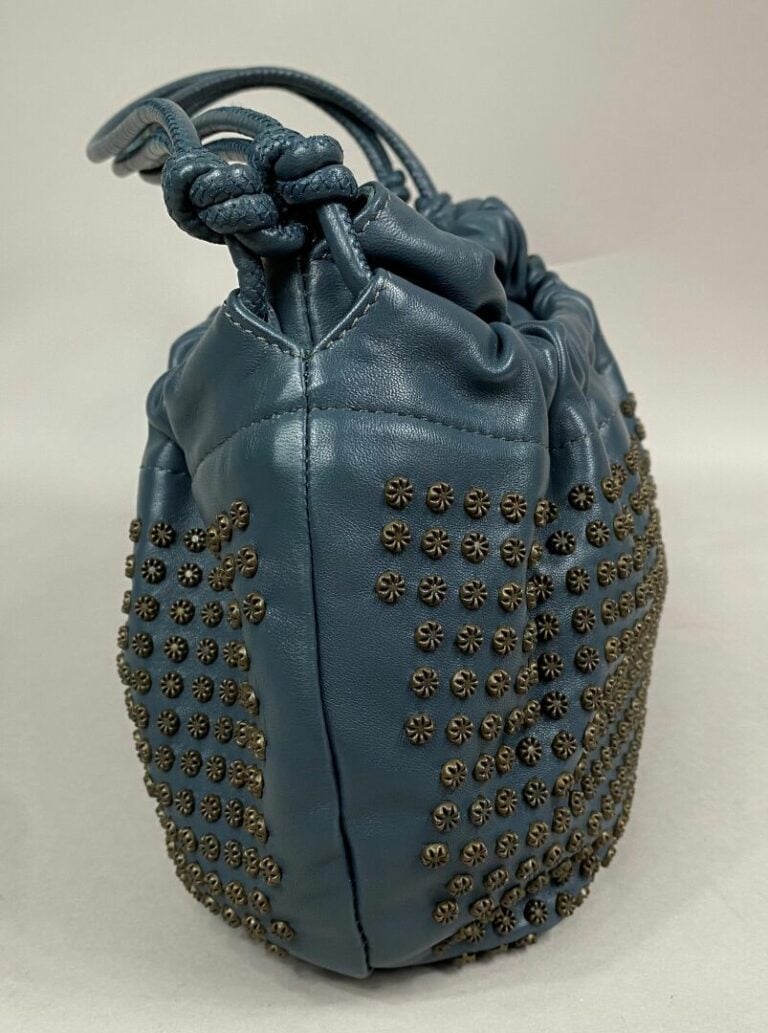 Sonia RYKIEL - Sac porté main ou épaule en cuir souple bleu pétrole à motifs de…