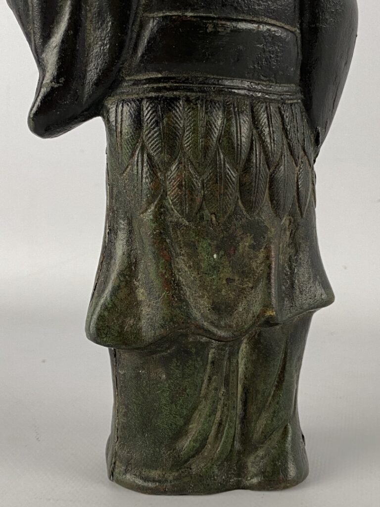 Statuette de bouddha en bronze à patine verte - Chine, dans le style Ming - Rep…