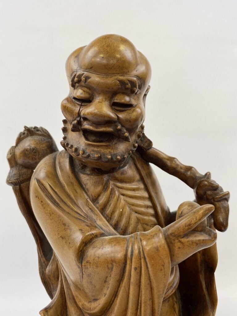 SUJET EN BUIS SCULPTE A L'EFFIGIE DE LI TIEGUAI - Chine, 1900-1920 - (fêles, ac…