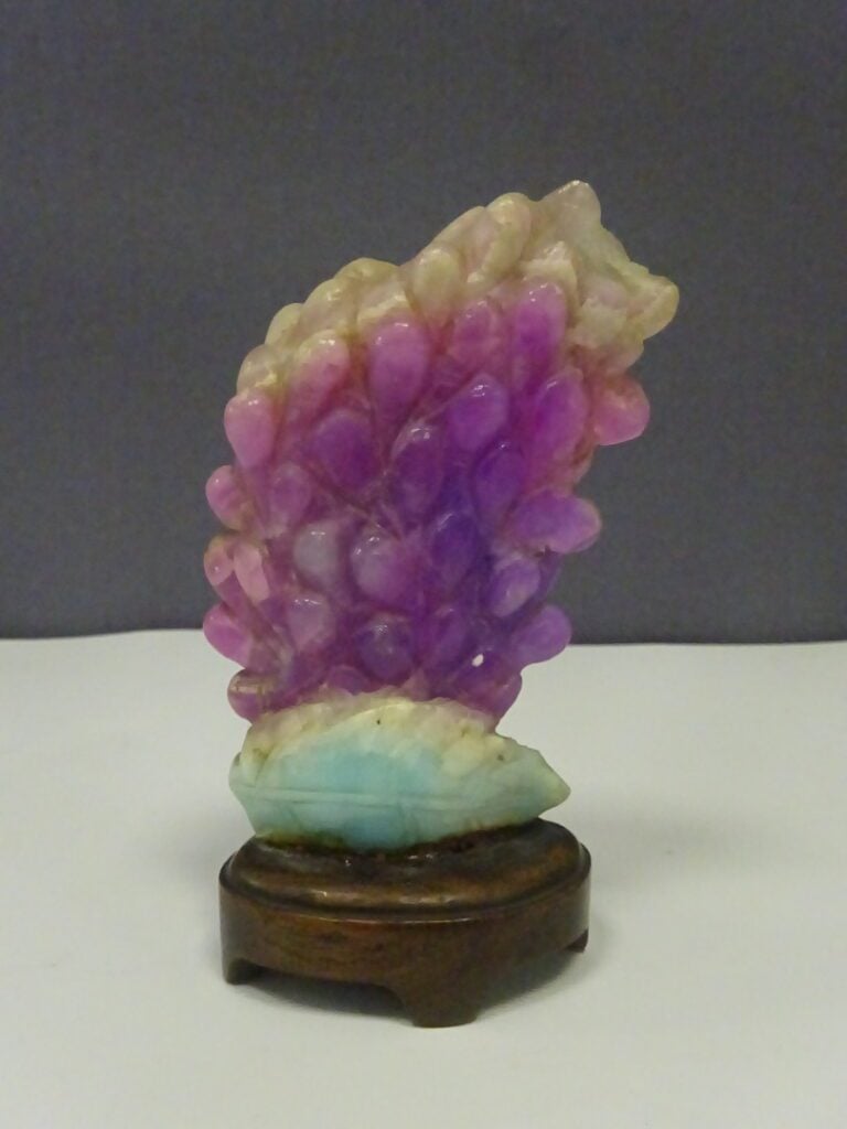 [-] SUJET EN PIERRE DURE/QUARTZ FORMANT MILLET - H (avec socle): 12,5 cm