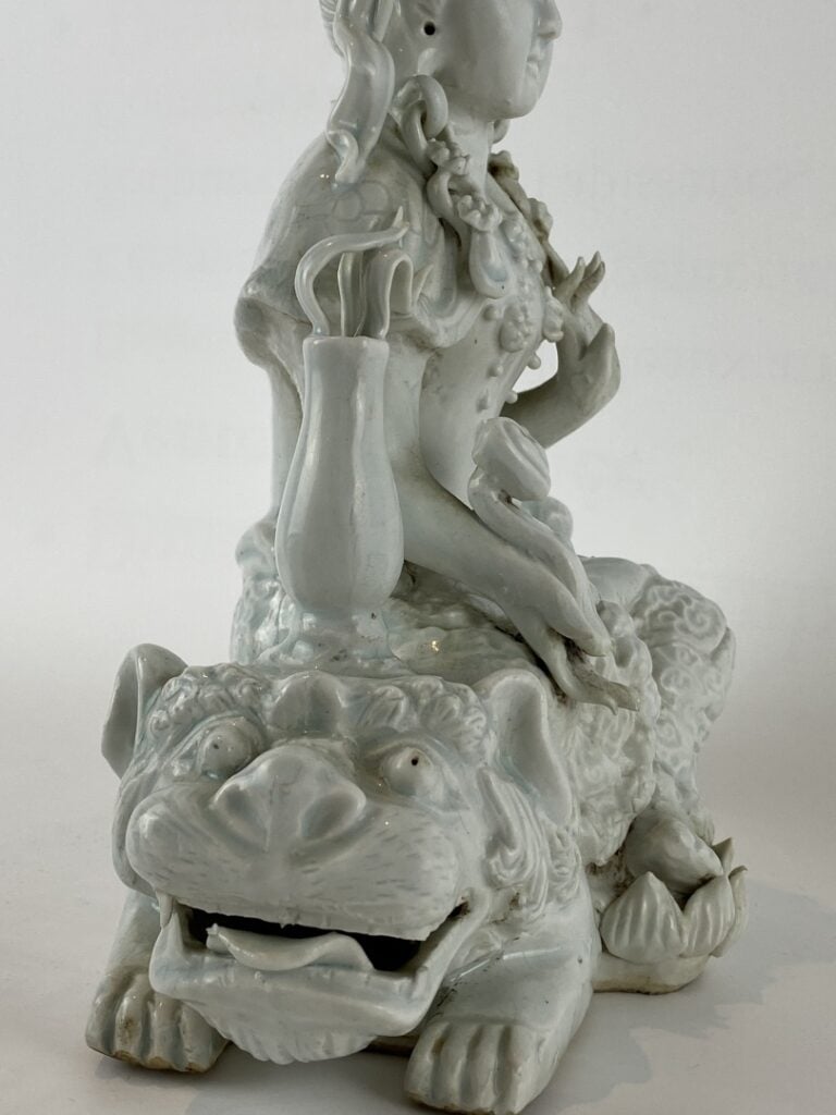 Sujet en porcelaine émaillée, blanc de Chine - Chine, De style Kangxi - Creux e…