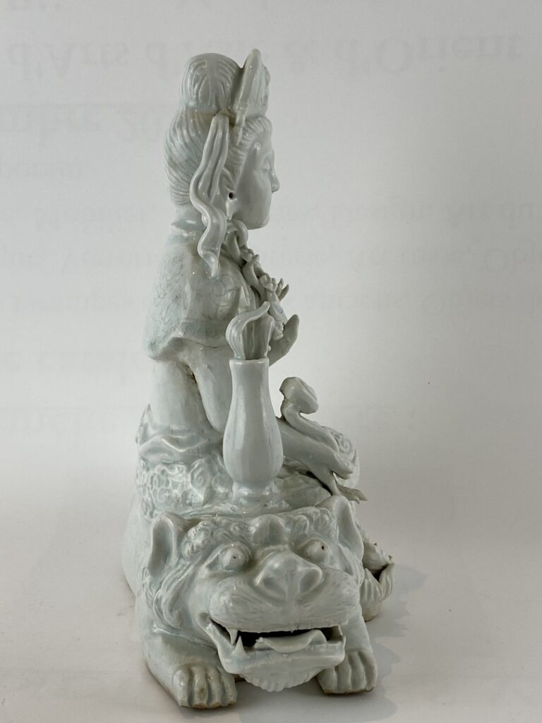 Sujet en porcelaine émaillée, blanc de Chine - Chine, De style Kangxi - Creux e…