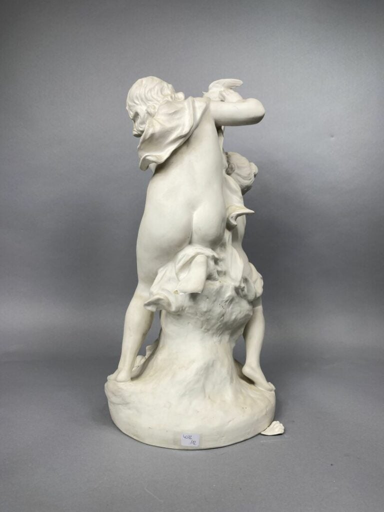 Sylvain KINSBURGER (1855-1935) - Groupe en biscuit sculpté figurant deux enfant…