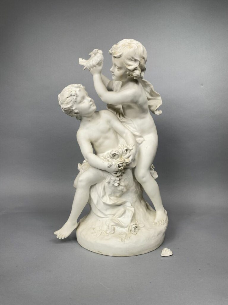 Sylvain KINSBURGER (1855-1935) - Groupe en biscuit sculpté figurant deux enfant…