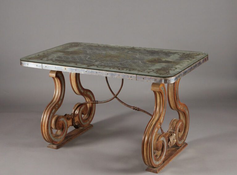 Table de salon en bois polychrome et fer forgé plateau en verre églomisé - 75 x…