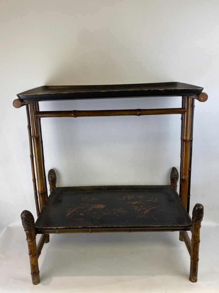 Table desserte rectangulaire en bois laqué et bambou - Chine - A deux plateaux…