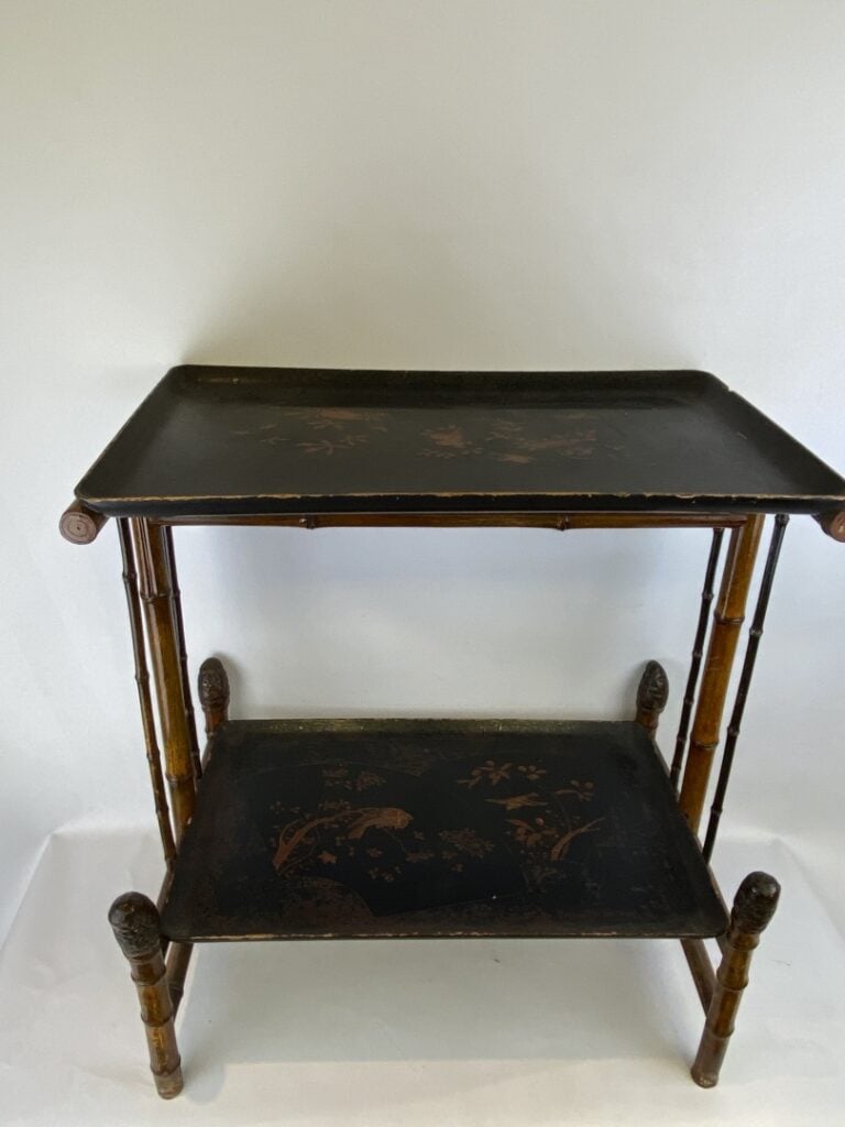 Table desserte rectangulaire en bois laqué et bambou - Chine - A deux plateaux…