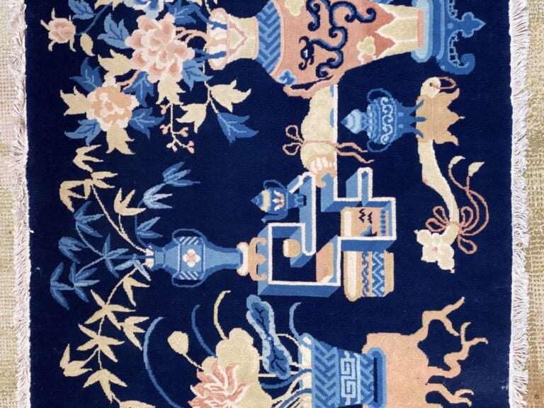 Tapis - Chine - Polychromie dans les tons crèmes et bleu, pour l'essentiel, sur…