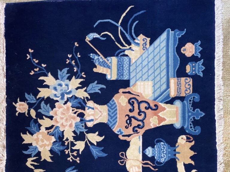 Tapis - Chine - Polychromie dans les tons crèmes et bleu, pour l'essentiel, sur…