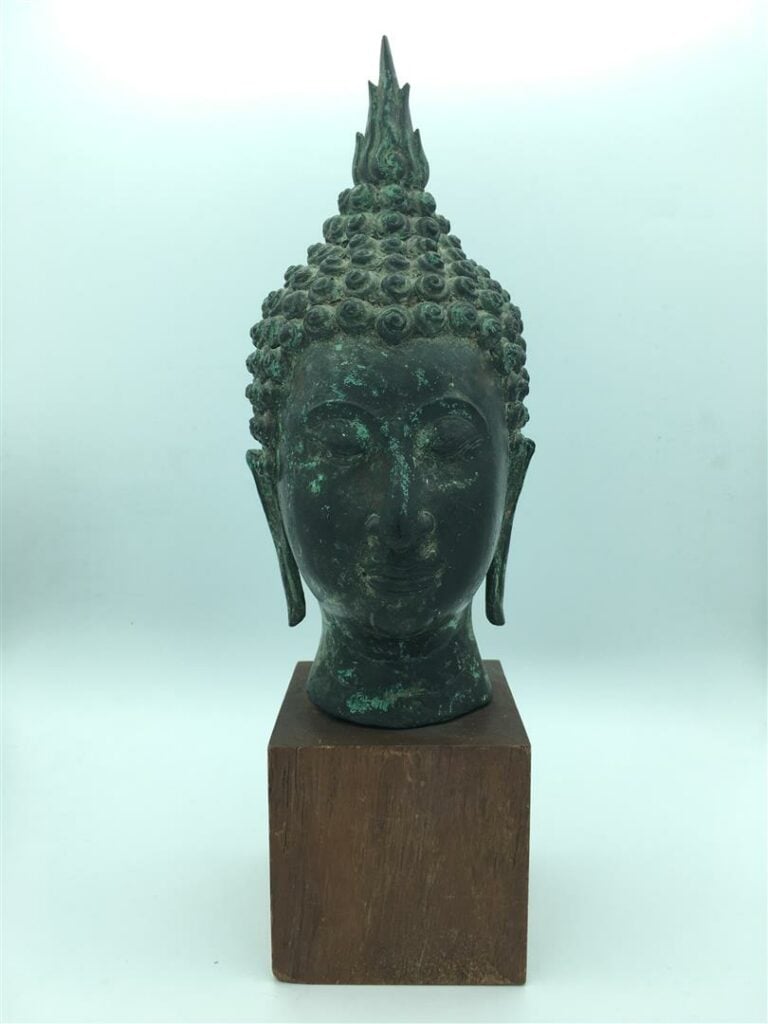 TETE BOUDDHA ALLIAGE CUIVREUX - Thaïlande - H: 30,5 cm - - A COPPER ALLOY BUDDH…