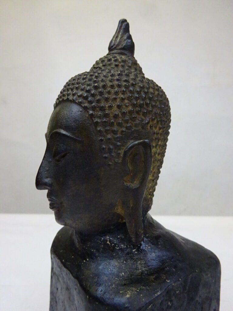 TETE DE BOUDDHA EN BRONZE - Thaïlande, XVIIe siècle - Tête de bouddha en bronze…