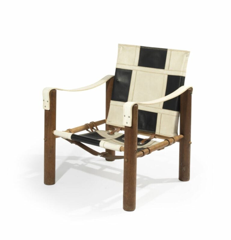 Travail Des années 1960 - Fauteuil en bois à garniture en cuir noir beige et bl…