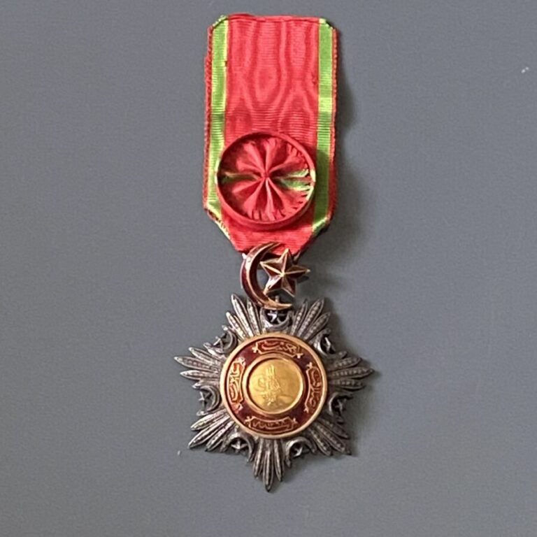 TURQUIE - Ordre du Medjidié, fondé en 1852, étoile d'officier en argent, centre…