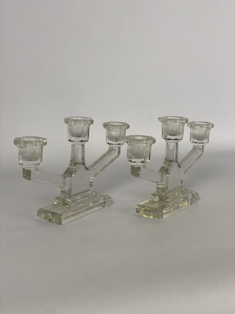 VAL SAINT LAMBERT - Paire de bougeoirs à trois lumières dits bouts de table en…