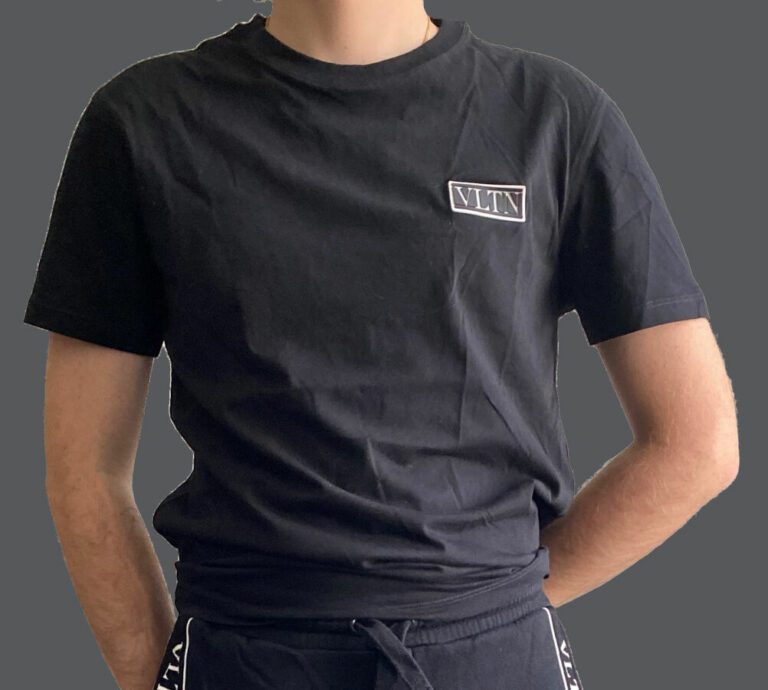 VALENTINO - Ensemble T-shirt et Jogging VLTN pour Homme : - - Le t-shirt en cot…