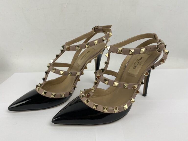 VALENTINO GARAVANI - Escarpins «rockstud» en cuir verni noir et beige - Pointur…