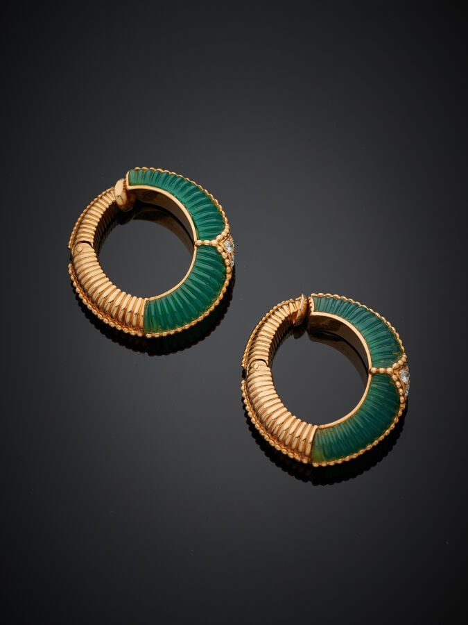 VAN CLEEF & ARPELS - Paire de CLIPS d'OREILLES "créoles" en or jaune (750‰) god…