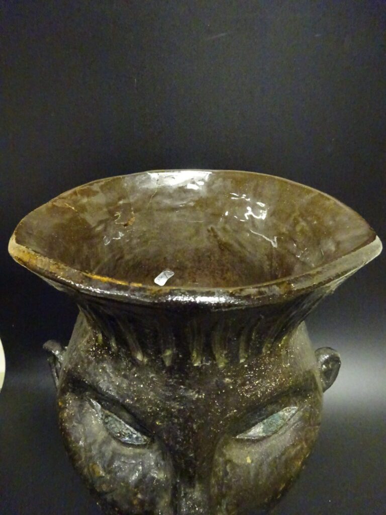 Vase anthropomorphe en terre cuite vernissée, dans le goût d'Anton Prinner (res…