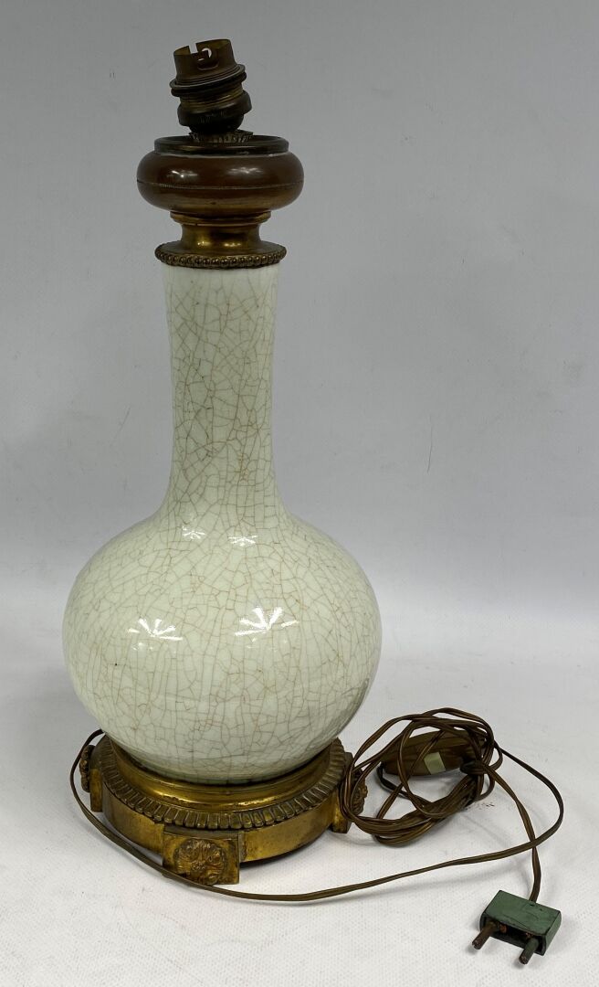 Vase bouteille en porcelaine craquelée à long col étroit - H : 24 cm - (monté e…