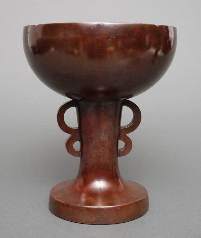 Vase en bronze - Nakajimi Yasumi (1905 - 1986). - Bronze patiné rouge-brun fonc…