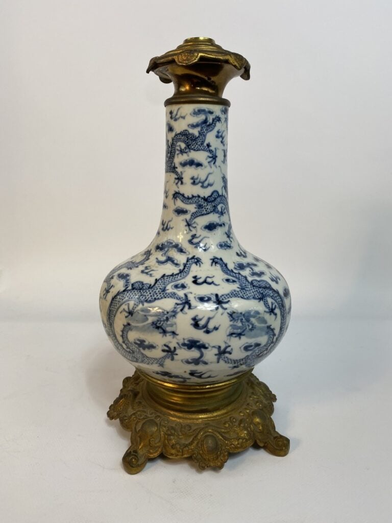 VASE EN CERAMIQUE BLEU BLANC EN FORME DE SPHERE CELESTE, TIANQIUPING, AUX DRAGO…