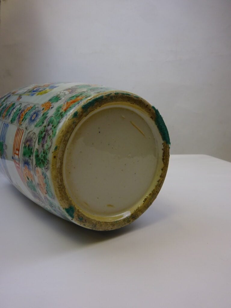 VASE EN CERAMIQUE, CANTON - Chine, - De section tronconique et à col évasé, en…